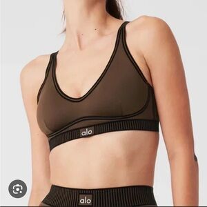 ALO Yoga Espresso Airlift Line Up Bra